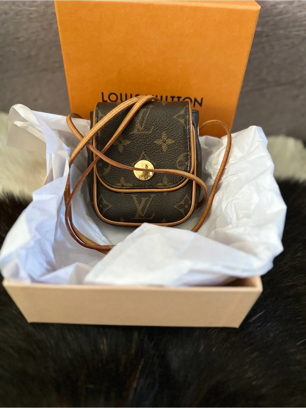 Louis Vuitton Monogram Pochette Cancun Shoulder Bag Very good condition